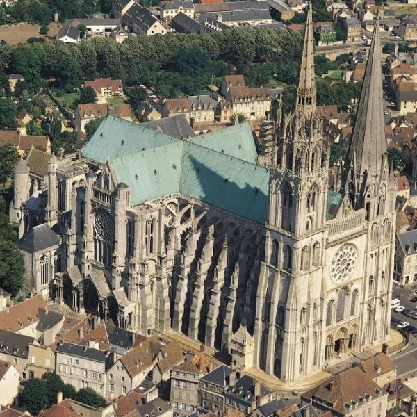 عظمة الخالق وتواضع المخلوق في العمارة&nbsp;الأوروبية