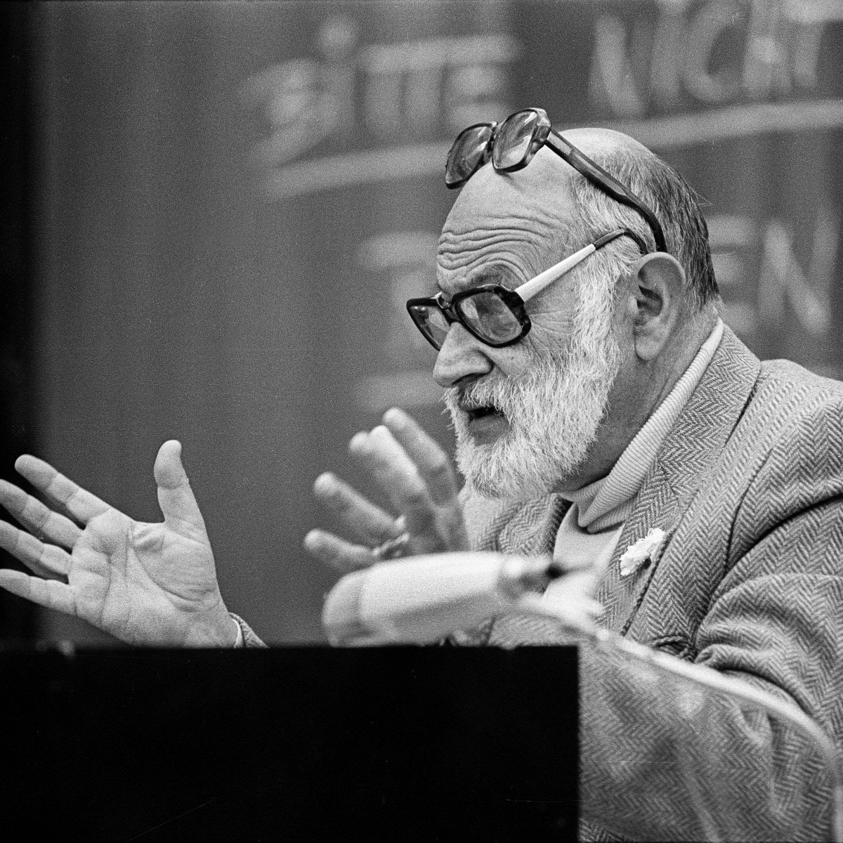 التصوير وفوضى المعنى وحقيقة&nbsp;الوجود